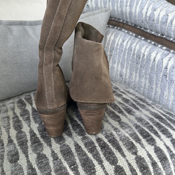Adam Tucker Suede boots size 8.5 - Picture 6 of 6
